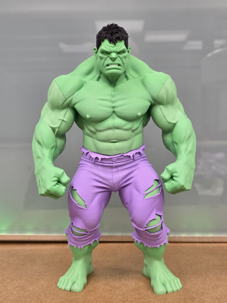 Hulk Figurine · 24 cm