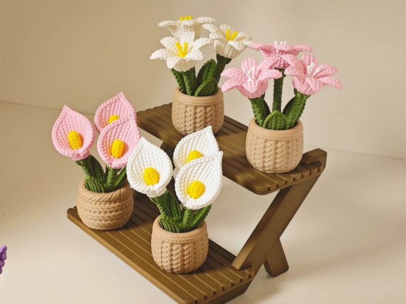 Knitted Lily & Calla Lily