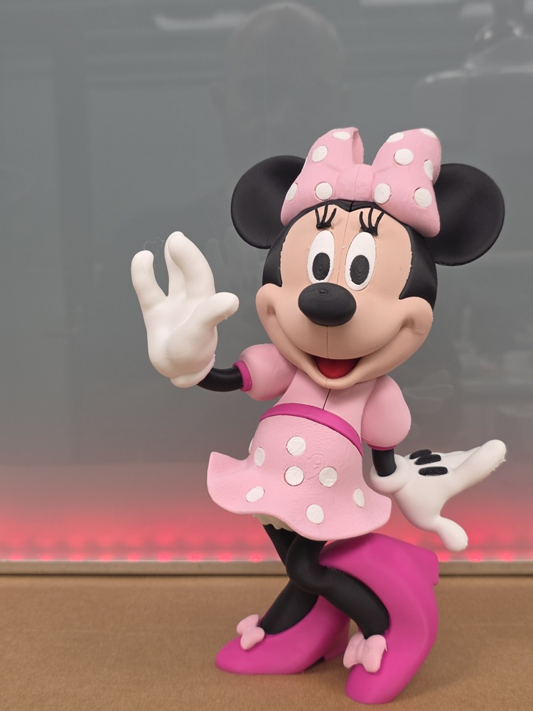 Minnie Mouse Figurine · 23 cm