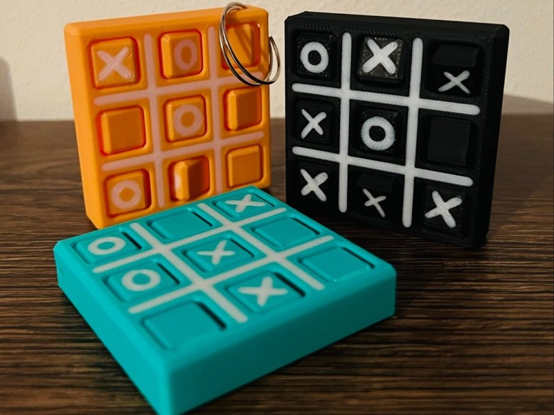 Tic-Tac-Toe Keychain